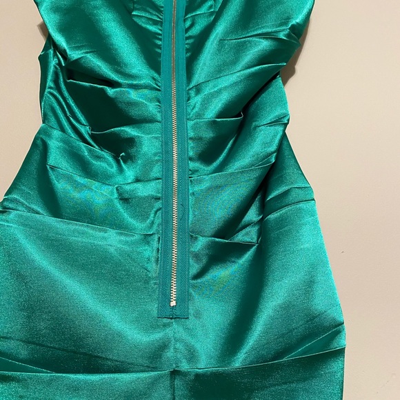 Prom/Formal Dress - Picture 3 of 6